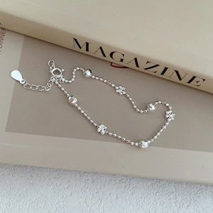 Bracelet minimaliste en argent S925 avec perles laser et breloque en forme de fleur