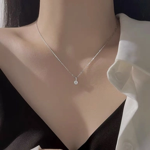 Collier minimaliste en argent S999 pour femme avec pendentif scintillant diamant unique