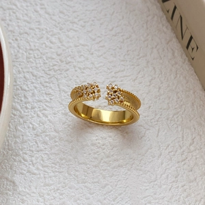 Luxurious S925 sterling silver brushed star ring with sparkling zircons for women