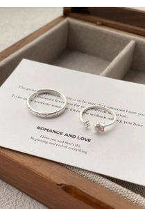 Bagues pattes de chat en argent S999 avec pierre cœur rose dans un coffret en bois