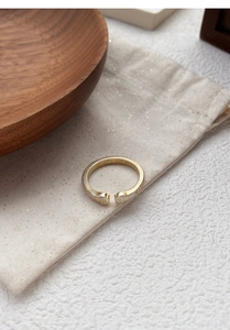 Detail of S999 silver cat claw ring with vintage engravings and adjustable opening