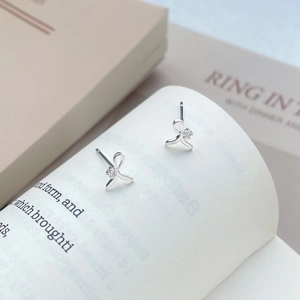 S999 Sterling Silver Fish Tail Stud Earrings Delicate Small Rhinestone Inlaid Fashion Commute Jewelry For Women Gift
