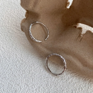 Textured 999 sterling silver couple rings with sugar paper ripple finish for women and men