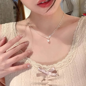 Elegante collana in argento S925 con perla d'acqua dolce e catena con zirconi