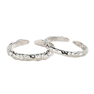 Adjustable S925 sterling silver rings with unique hammered texture in silver finish