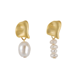 Baroque pearl S925 sterling silver asymmetrical earrings with matte gold plated finish