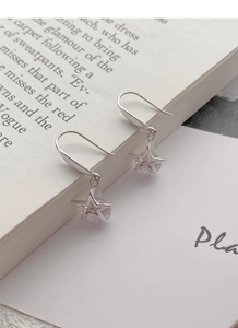 Détails des boucles d'oreilles étoiles en argent S925 avec zircons scintillants