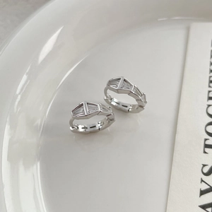 Boucles d'oreilles serpent en argent S925 avec diamants baguette sur céramique