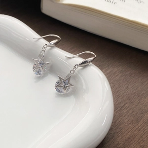 Élégantes boucles d'oreilles pendantes en argent S925 avec zircons cubiques brillants