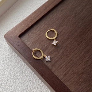Boucles d'oreilles créoles fleurs en argent S925 doré avec pendentif en zircon