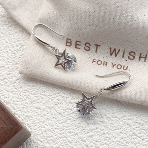 Boucles d'oreilles étoiles en argent 925 étincelant avec cristal de zircone cubique