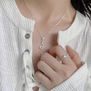 S999 Feinsilber Schlange Anhänger Halskette Zirkonia Tierkreis Design Schlüsselbein Kette Leichte Luxus Schmuck Für Damen
