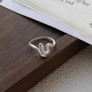 Bague serpent minimaliste en argent sterling S925 avec texture d'écailles et anneau ouvert