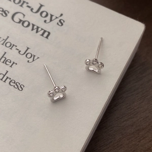 Minimalistische S999 Sterling Silber Katzenpfoten-Ohrstecker mit weißen Zirkonia-Steinen