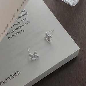 Exquisite S925 sterling silver fleur-de-lis stud earrings with matte finish and diamonds