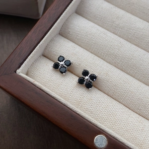 S999 sterling silver four-leaf clover stud earrings with black zircon in wooden box