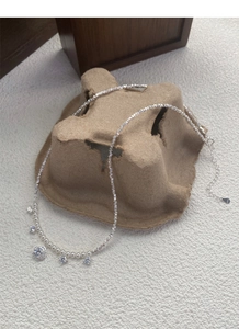 Détail du poinçon S925 argent avec perle élégante et pendentif en zircon brillant