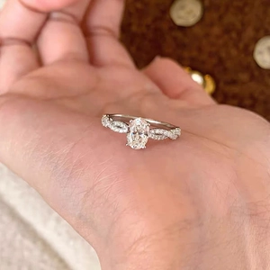 Elegant S925 silver spinning ballet ring with oval zircon and twisted diamond band