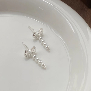 Elegant S925 silver bow stud earrings with five hanging white pearls for women