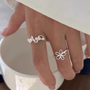 Elegant S925 sterling silver open ring with hollow flower and wave pearl designs