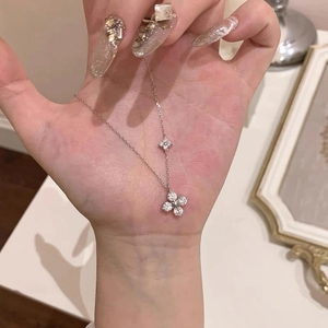 Elegant S925 sterling silver four-leaf clover necklace with sparkling cubic zirconia stones