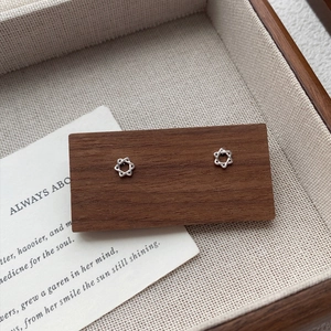 Boucles d'oreilles puces hexagramme étoile évidée en argent sterling S999 femme
