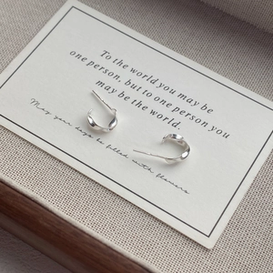 Minimalist S999 sterling silver C-shaped Mobius stud earrings for women in polished silver