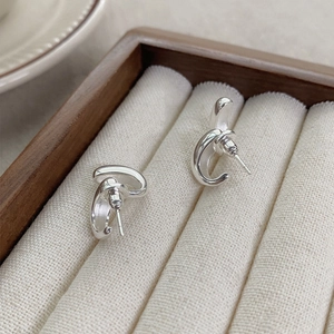 Minimalist S925 sterling silver drop-shaped U-type stud earrings with a polished finish