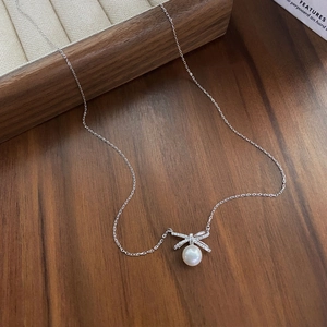 Elegante S925 Sterling Silber Schleifen Halskette mit Süßwasserperlen Anhänger für Damen