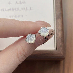 Luxury S925 Sterling Silver Mother Of Artificial Pearl Shell Stud Earrings Minimalist Fan Shaped Elegant Jewelry For Women Fashion Commuting