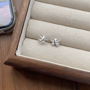 Elegant 925 Sterling Silver Dragonfly Stud Earrings For Women Niche Design Zirconia Inlaid Minimalist Fashion Jewelry Gift