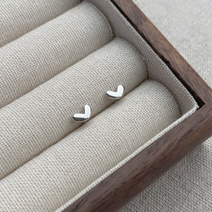 Minimalist 925 Sterling Silver Heart Stud Earrings For Women Small Sweet Polished Peach Heart Earrings Simple Daily Fashion Jewelry Gift