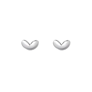 Minimalist S925 sterling silver heart-shaped stud earrings with polished mirror finish