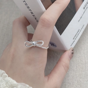 Minimalist S925 sterling silver bow open ring for women with polished finish
