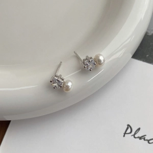 Elegant S925 sterling silver stud earrings with square zircon and white freshwater pearl