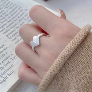 Minimalist S925 sterling silver origami heart ring with matte brushed finish for women