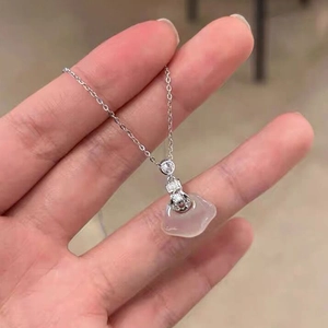 Collier en Argent Sterling 925 avec Calcédoine Nuage de Bon Augure pour Femme Collier Ras du Cou Pendentif Forme de Van avec Strass