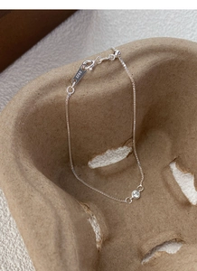 Détail d'un bracelet en argent sterling S925 avec chaîne box et fermoir coulissant