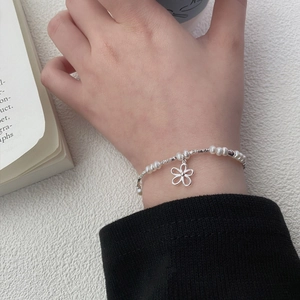 Elegantes 925 Sterling Silber Armband mit Süßwasserperlen und Blumenanhänger für Damen