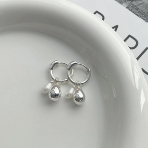 925 sterling silver hoop earrings featuring polished waterdrop charms and white pearls