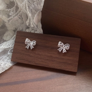 Orecchini a Bottone con Fiocco Vuoto in Argento Sterling S925 Orecchini Eleganti Dolci Semplici con Dettaglio Cuore da Donna Gioielli