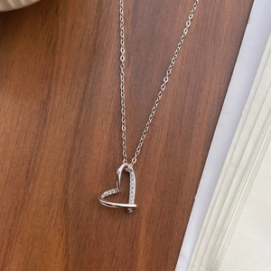 Elegante S925 Silber Herz Halskette mit Diamanten und minimalistischer O-Kette für Damen