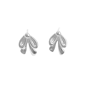 Elegant S925 sterling silver bowknot stud earrings featuring a minimalist ribbon design