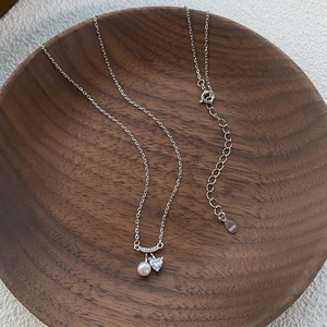 Collier Cerise en Argent Sterling S925 avec Perle d'Eau Douce pour Femme Pendentif Cœur en Strass Bijoux de Mode Cadeau
