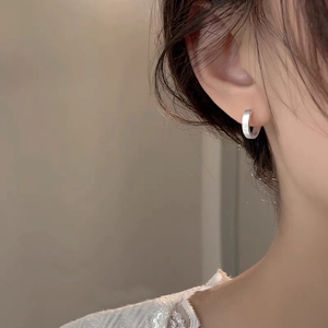 Boucles d'Oreilles Créoles Brossées Minimalistes en Argent Fin S999 pour Femmes Finition Mate Design de Niche Boucle d'Oreille Ronde