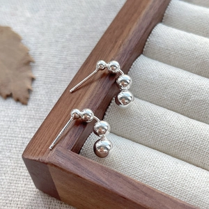 Minimalist S925 sterling silver geometric bead stud earrings with four graduated round beads