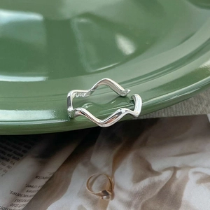 Minimalist S925 sterling silver wavy open ring for women with adjustable band design