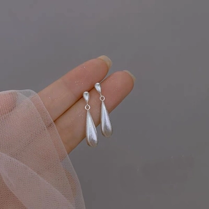 Minimalistische S925 Sterling Silber gebürstete Tropfen Ohrhänger für Damen