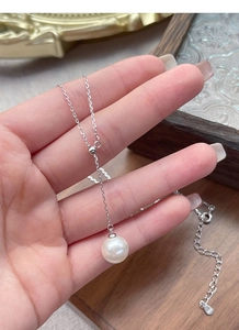Vue détaillée du fermoir mousqueton en argent sterling S925 et chaîne d'extension