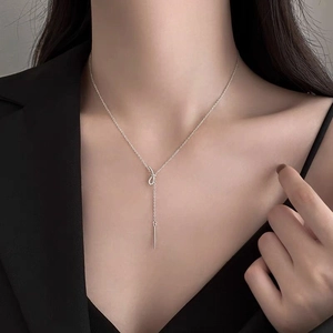 Collier en argent sterling S925 avec nœud papillon, pendentif en Y et pompon fin